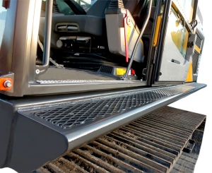 Custom Rub Rails VolvoEC380E 03 800px 300x245